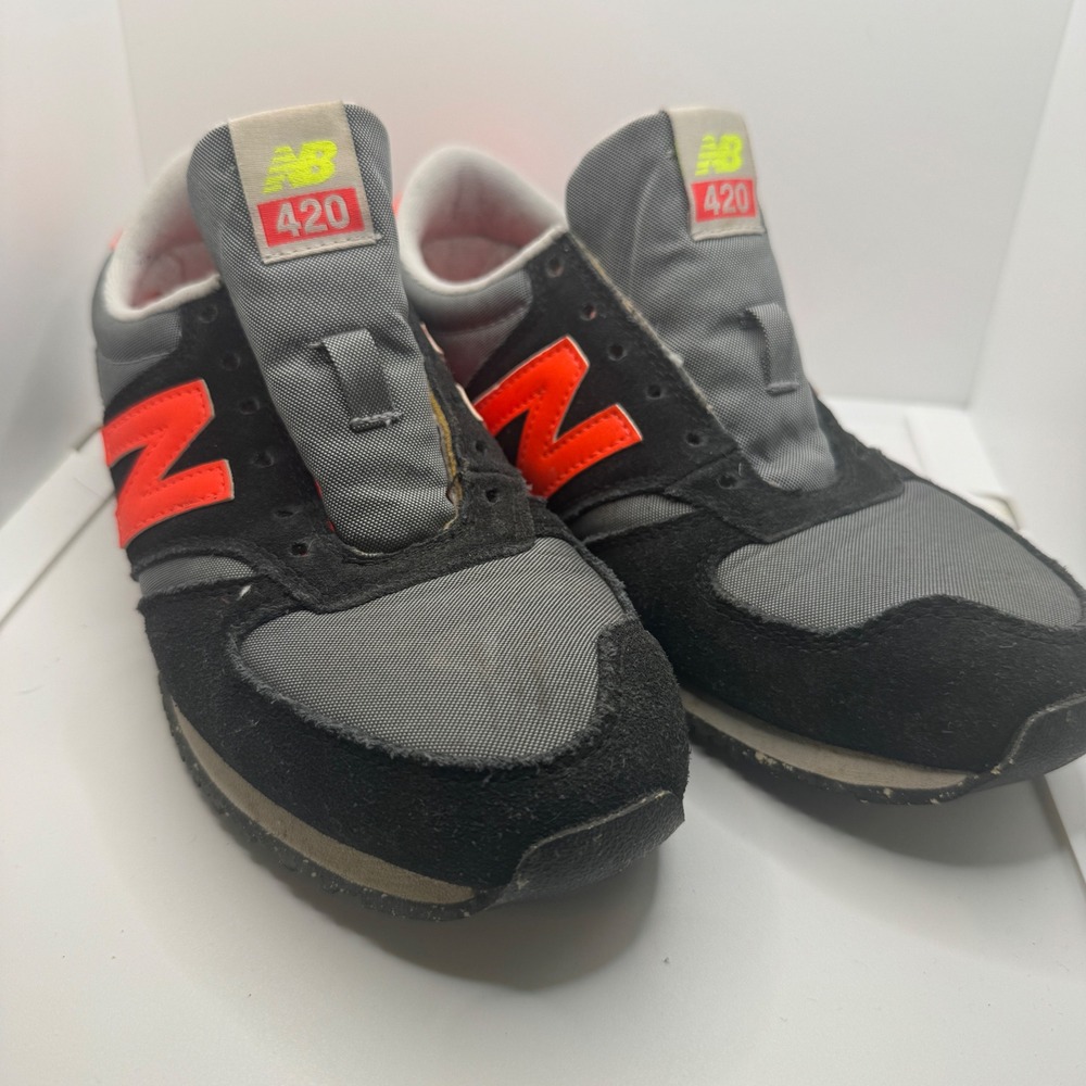 New Balance 420 Running Shoes Sneakers Black Gray Orange Women's Size 8